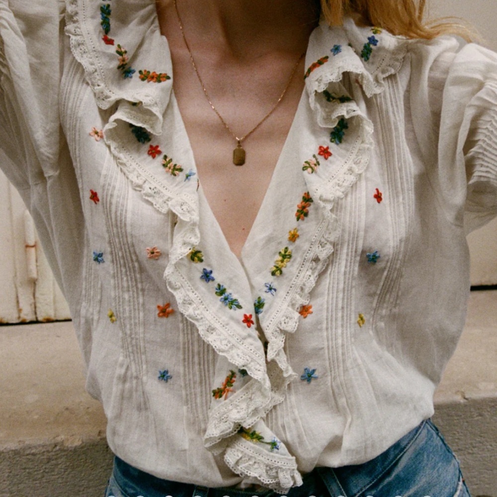 Doen Embroidered Hettie Top in Sea salt
